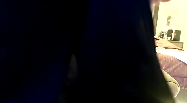 Snapshot of chhui_mui chatting on 01.12.25 chhui mui online show from 01.12.25