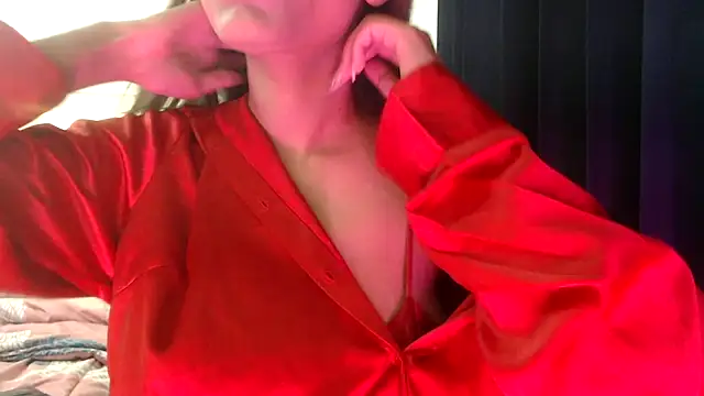 Snapshot of chhui_mui chatting on 10.06.25 chhui mui online show from 10.06.25