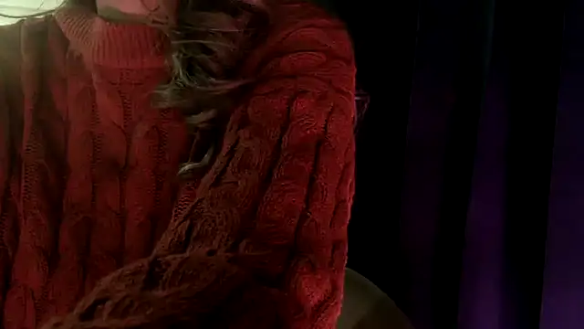 Snapshot of chhui_mui chatting on 01.12.26 chhui mui online show from 01.12.26