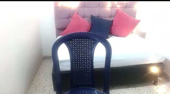 Snapshot of Suxxxy_ chatting on 03.15.25 Suxxxy online show from 03.15.25