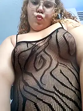 Snapshot of Emma-evans chatting on 10.04.25 Emma-evans online show from 10.04.25