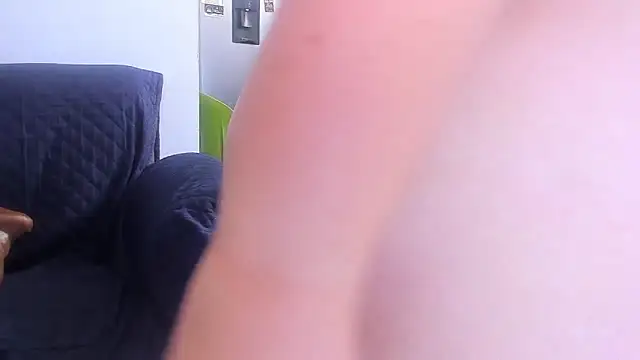 Snapshot of Emma-evans chatting on 11.08.25 Emma-evans online show from 11.08.25