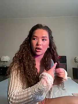 Snapshot of Denise_Garciia chatting on 02.22.25 Denise Garciia online show from 02.22.25