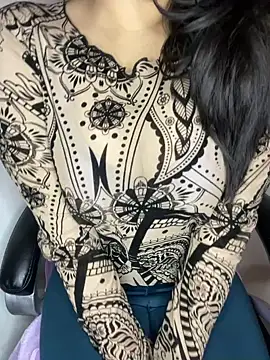 Snapshot of Kriti_02 chatting on 01.11.25 Kriti 02 online show from 01.11.25