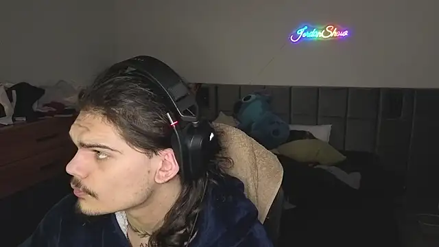 Snapshot of JordanShow chatting on 02.22.25 JordanShow online show from 02.22.25