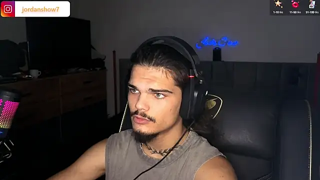 Snapshot of JordanShow chatting on 09.11.25 JordanShow online show from 09.11.25