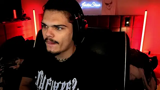 Snapshot of JordanShow chatting on 11.04.25 JordanShow online show from 11.04.25