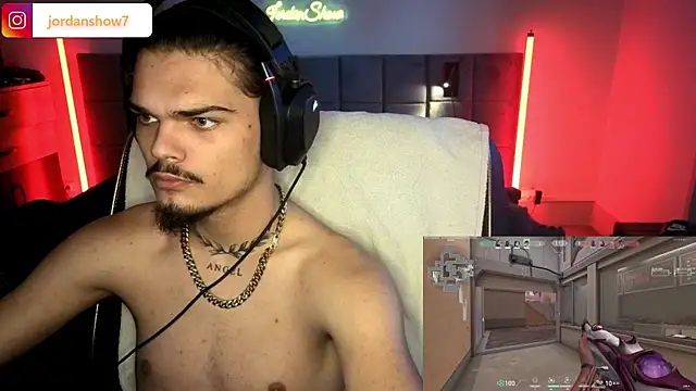 Snapshot of JordanShow chatting on 11.15.25 JordanShow online show from 11.15.25