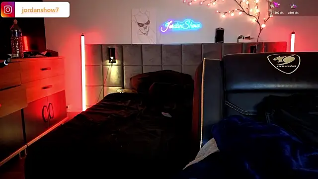 Snapshot of JordanShow chatting on 01.16.26 JordanShow online show from 01.16.26