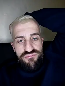 Snapshot of GrofLicno chatting on 12.14.25 GrofLicno online show from 12.14.25