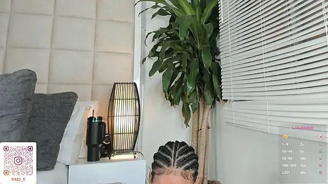 Snapshot of Nia_Bunny chatting on 02.04.25 Nia Bunny online show from 02.04.25