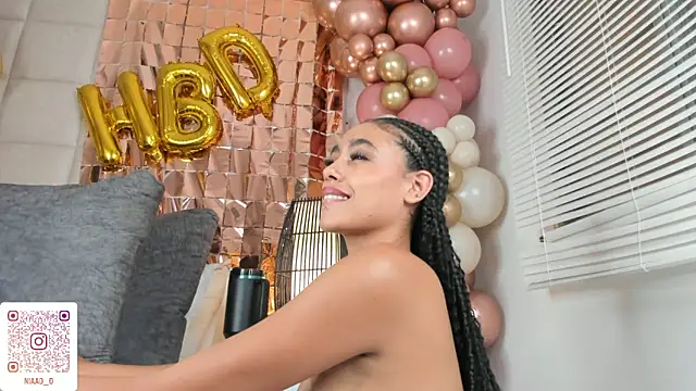 Snapshot of Nia_Bunny chatting on 02.10.25 Nia Bunny online show from 02.10.25