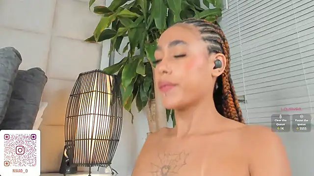 Snapshot of Nia_Bunny chatting on 03.11.25 Nia Bunny online show from 03.11.25