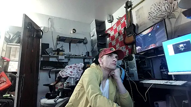 Snapshot of deadpi chatting on 12.27.24 deadpi online show from 12.27.24