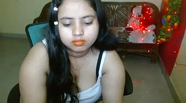 Snapshot of Amandaliss chatting on 02.18.25 Amandaliss online show from 02.18.25