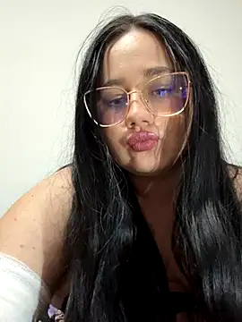 Snapshot of curvybabe7 chatting on 12.02.25 curvybabe7 online show from 12.02.25