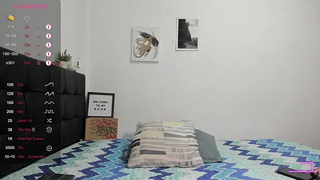 Snapshot of RoddyRich11 chatting on 10.27.25 RoddyRich11 online show from 10.27.25