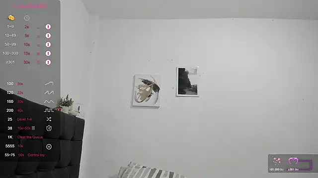 Snapshot of RoddyRich11 chatting on 11.20.25 RoddyRich11 online show from 11.20.25