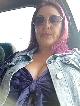 Snapshot of sophie_banger chatting on 05.25.26 sophie banger online show from 05.25.26