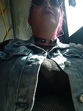 Snapshot of sophie_banger chatting on 05.27.26 sophie banger online show from 05.27.26