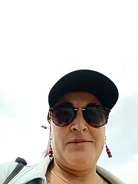 Snapshot of sophie_banger chatting on 07.19.26 sophie banger online show from 07.19.26