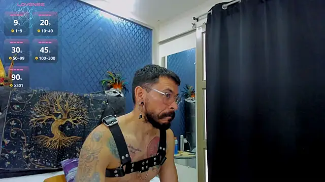 Snapshot of leondevereda chatting on 02.11.25 leondevereda online show from 02.11.25