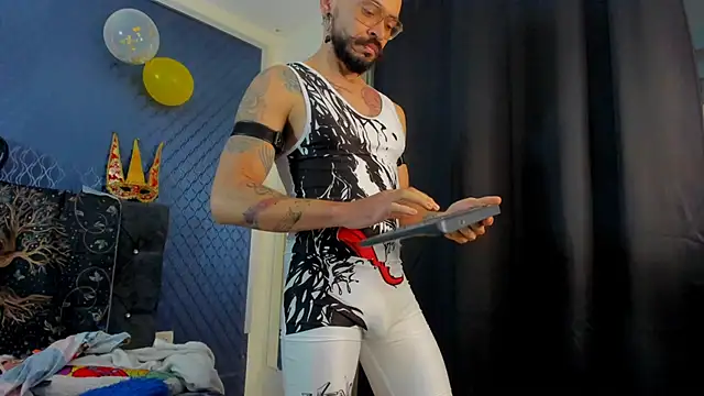 Snapshot of leondevereda chatting on 02.23.25 leondevereda online show from 02.23.25