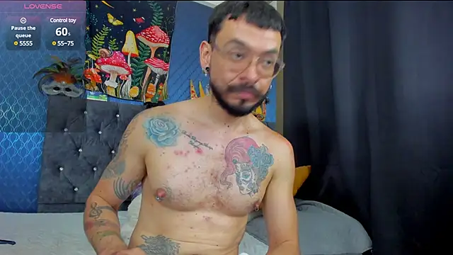 Snapshot of leondevereda chatting on 03.19.25 leondevereda online show from 03.19.25