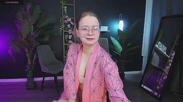 CassieCool online show from 02.11.25