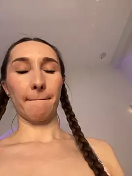 cutte dora online show from 02.16.26