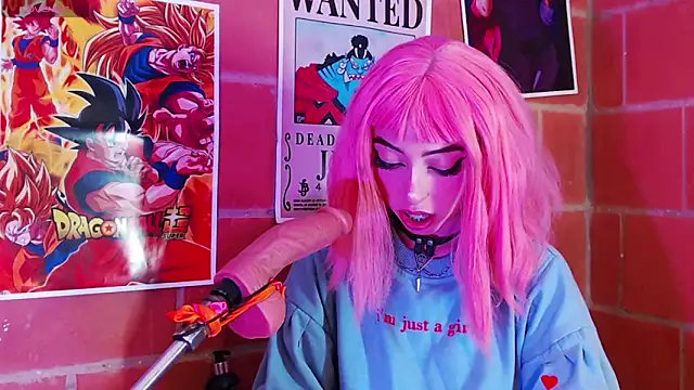 Snapshot of Yennastone chatting on 10.30.25 Yennastone online show from 10.30.25