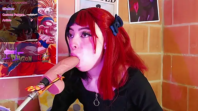 Snapshot of Yennastone chatting on 11.04.25 Yennastone online show from 11.04.25