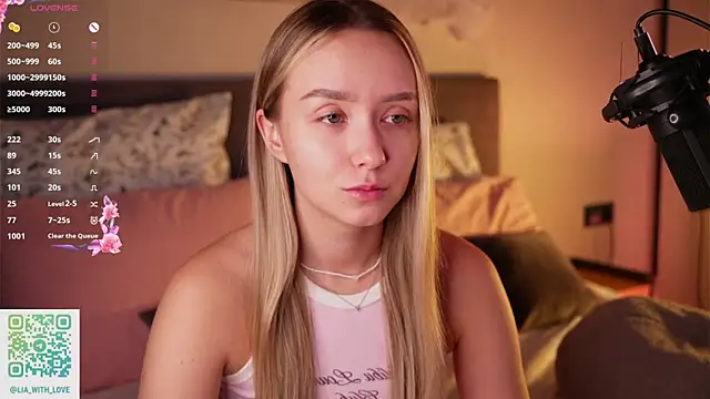 HollisBeckett online show from 11.11.25