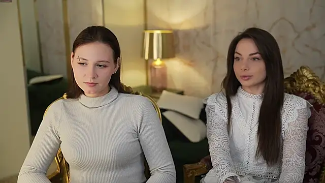 Snapshot of Alisa054 chatting on 09.17.25 Alisa054 online show from 09.17.25