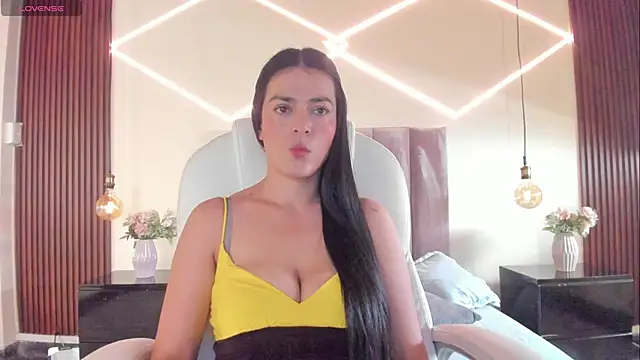 BellaClaiir online show from 12.16.25