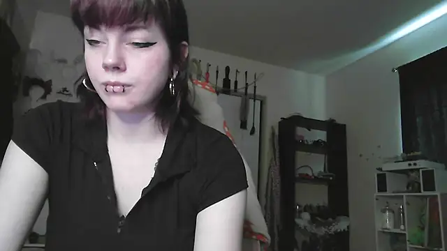 Snapshot of GoddessPinxx chatting on 06.01.26 GoddessPinxx online show from 06.01.26