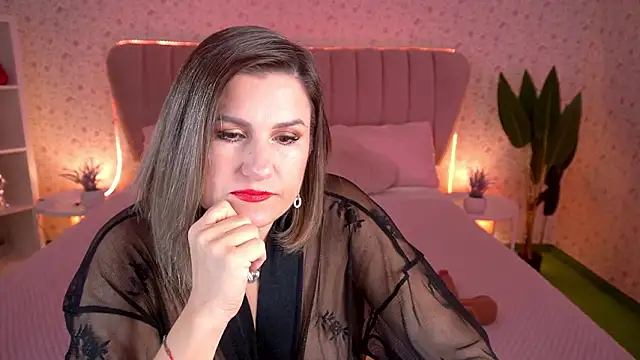 Snapshot of KiraRoxx chatting on 02.18.26 KiraRoxx online show from 02.18.26