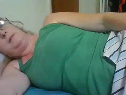 Emilylyn2501 online show from 12.13.24