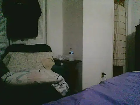 Emilylyn2501 online show from 11.30.25