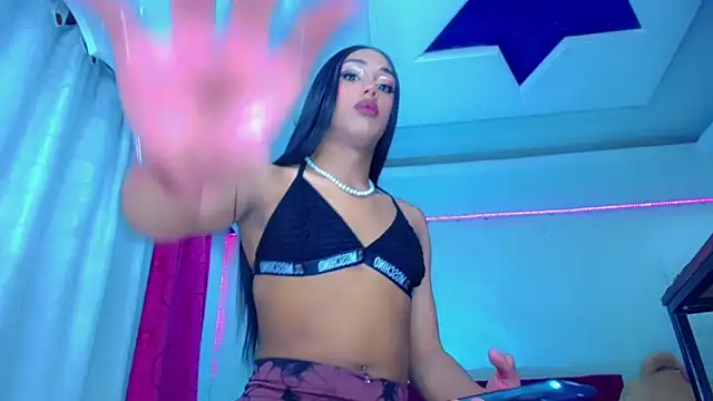 NahomiCamper online show from 05.04.26