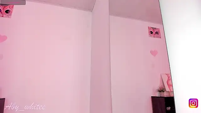 Snapshot of AbyWhitee chatting on 09.17.25 AbyWhitee online show from 09.17.25