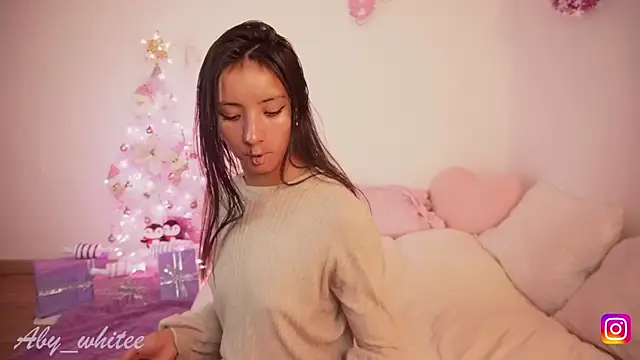 Snapshot of AbyWhitee chatting on 12.17.25 AbyWhitee online show from 12.17.25