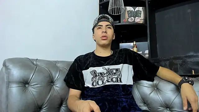 Snapshot of HeellBoy_ chatting on 11.01.25 HeellBoy online show from 11.01.25