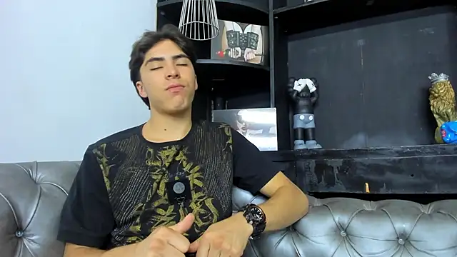 Snapshot of HeellBoy_ chatting on 11.05.25 HeellBoy online show from 11.05.25