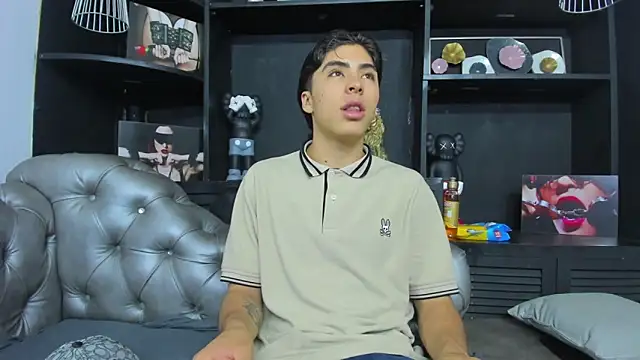 Snapshot of HeellBoy_ chatting on 11.09.25 HeellBoy online show from 11.09.25