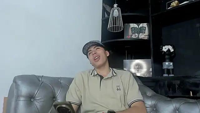 Snapshot of HeellBoy_ chatting on 11.16.25 HeellBoy online show from 11.16.25