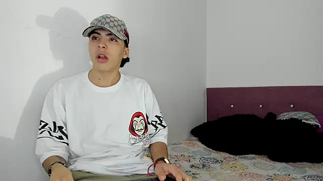 Snapshot of HeellBoy_ chatting on 12.18.25 HeellBoy online show from 12.18.25