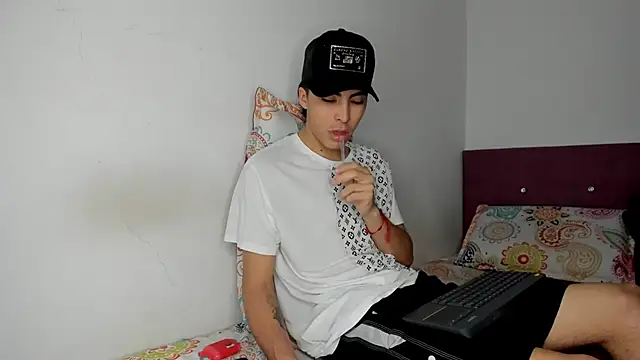 Snapshot of HeellBoy_ chatting on 02.10.26 HeellBoy online show from 02.10.26