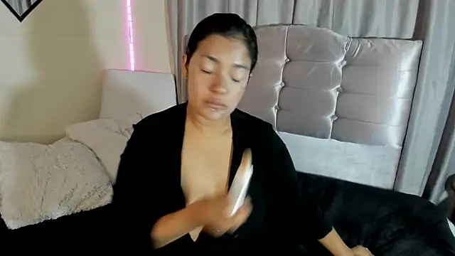 arianithaxox online show from 12.19.25