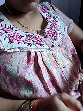 Snapshot of samitasharma chatting on 06.21.26 samitasharma online show from 06.21.26